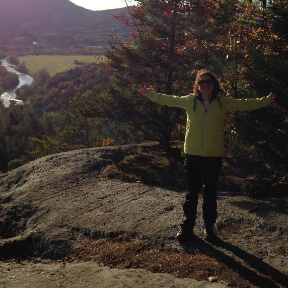 Meet your Posher, Laura - Picture 1 of 1